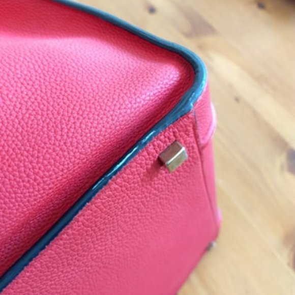 Celine Phantom M in Magenta Bullhide Calfskin - Picture 4 of 10